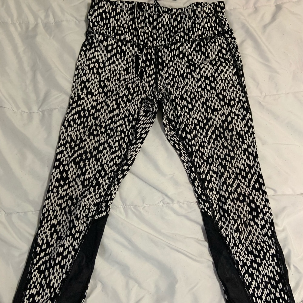 Nike Dri Fit mesh crop. Like new condition